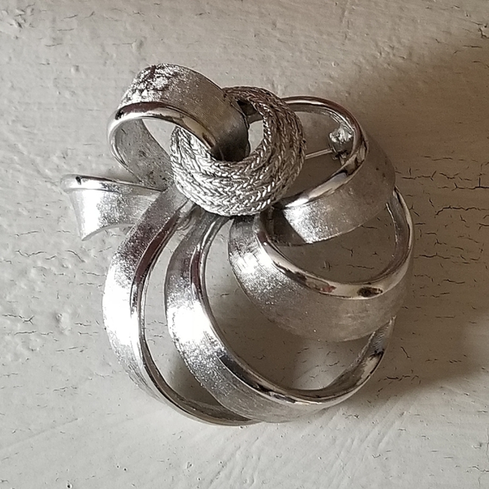 Vintage Coro Silver Tone Ribbon Brooch